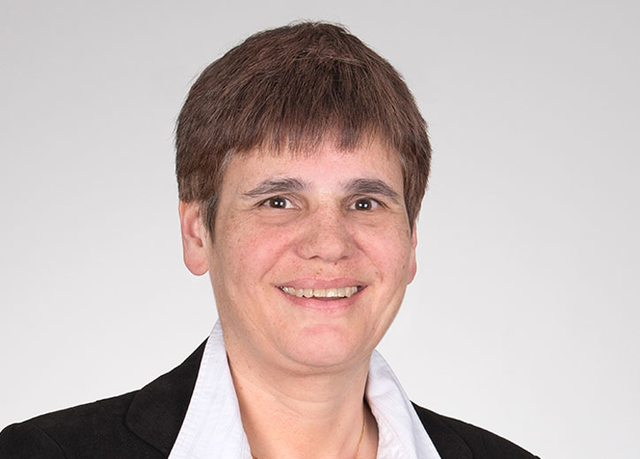 Bernadette Schnelli, Fiduciaria, Consulenza